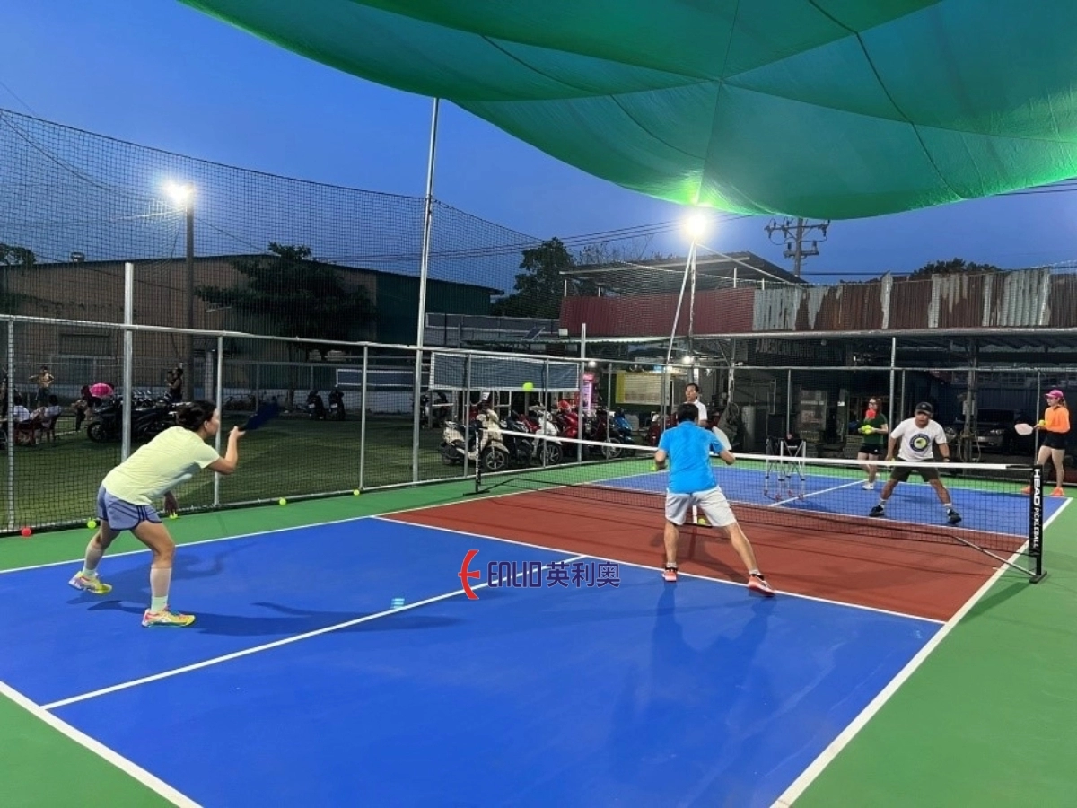 Vật liệu thi công bề mặt sân Pickleball